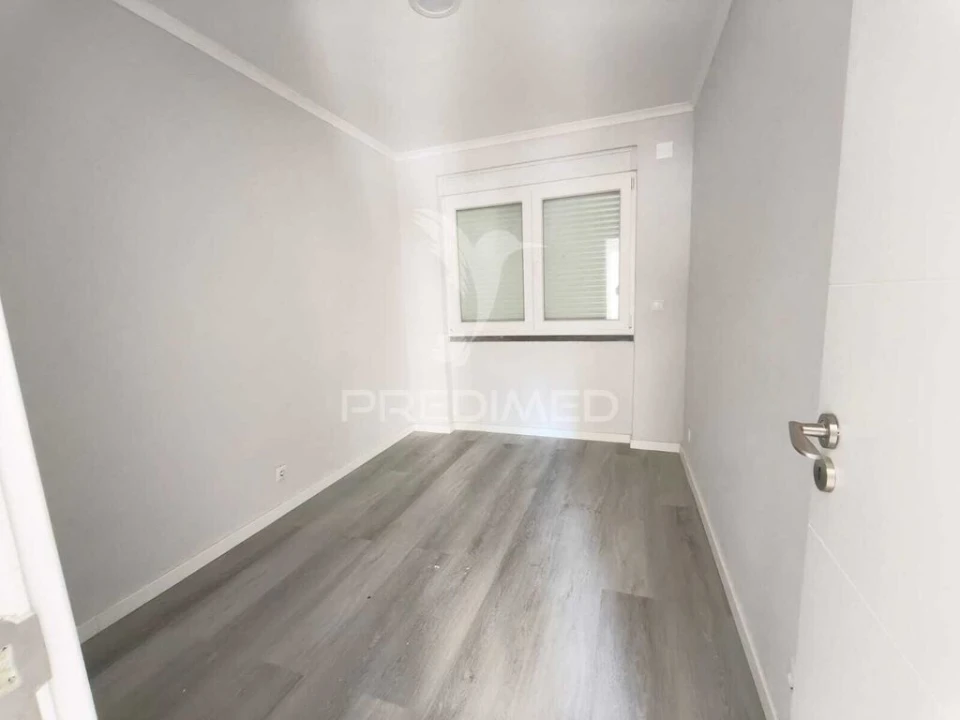 Apartamento T2 para Venda em Benfica Foto 12