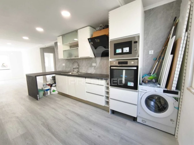 Apartamento T2 para Venda em Benfica Foto 2