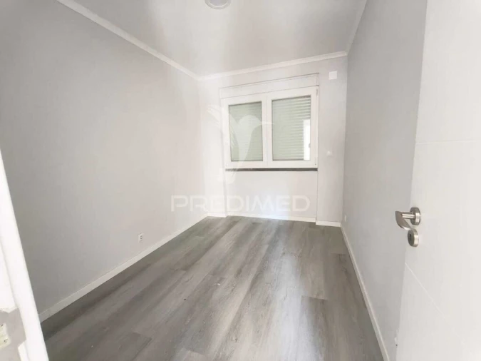 Apartamento T2 para Venda em Benfica Foto 12
