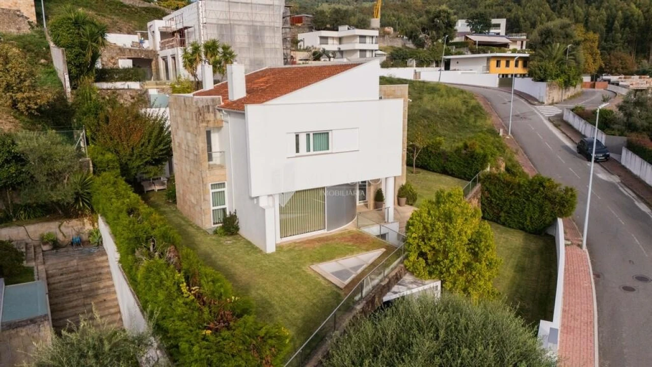 Moradia T3 para Venda em Nogueira, Fraião e Lamaçães Foto 21