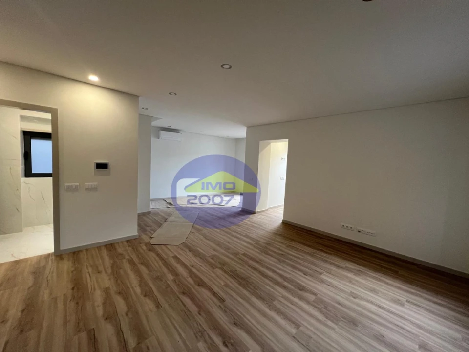 Moradia T3 para Venda em Espinho Foto 1