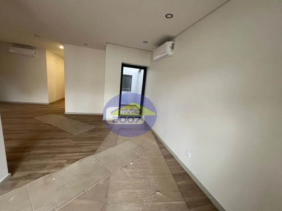 Moradia T3 para Venda em Espinho Foto 2