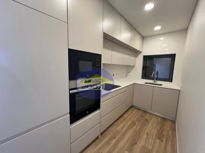 Moradia T3 para Venda em Espinho Foto 3