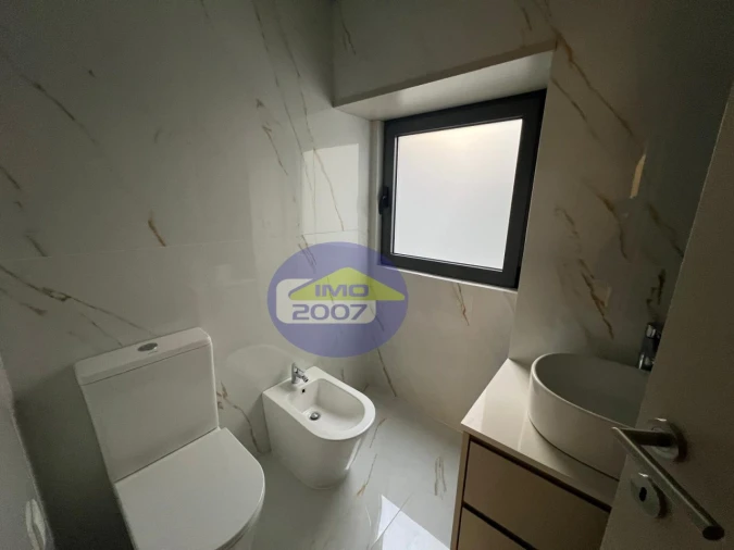 Moradia T3 para Venda em Espinho Foto 8