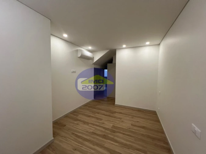 Moradia T3 para Venda em Espinho Foto 16