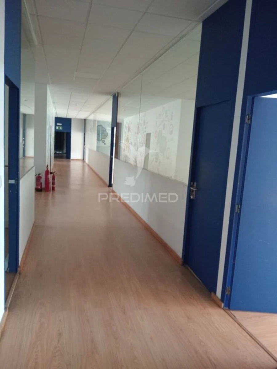 Armazém para Arrendamento em Paranhos Foto 2