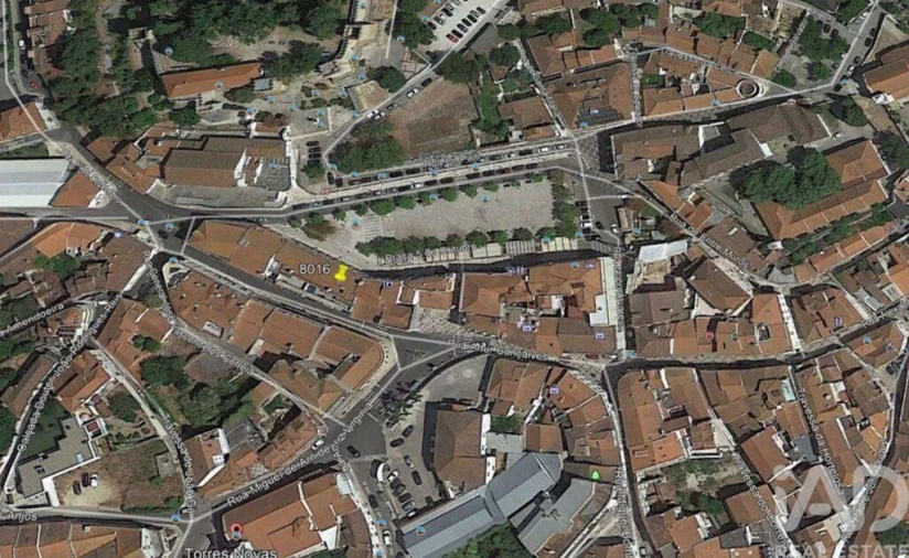 Loja para Venda em Torres Novas (Santa Maria, Salvador e Santiago)