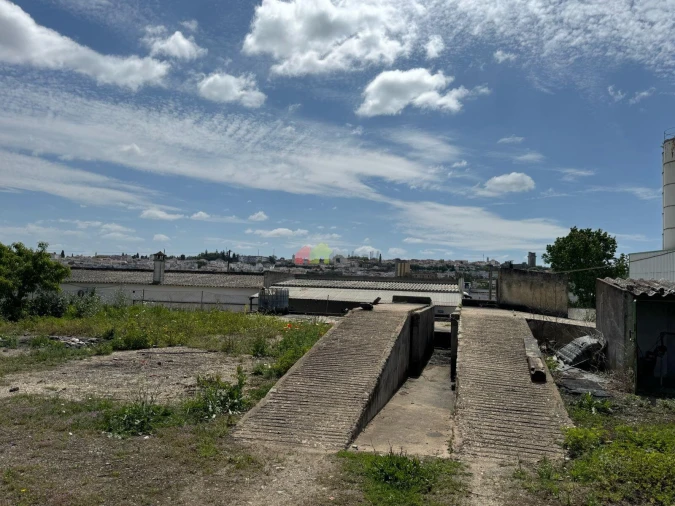 Armazém para Venda em Beja (Salvador e Santa Maria da Feira)