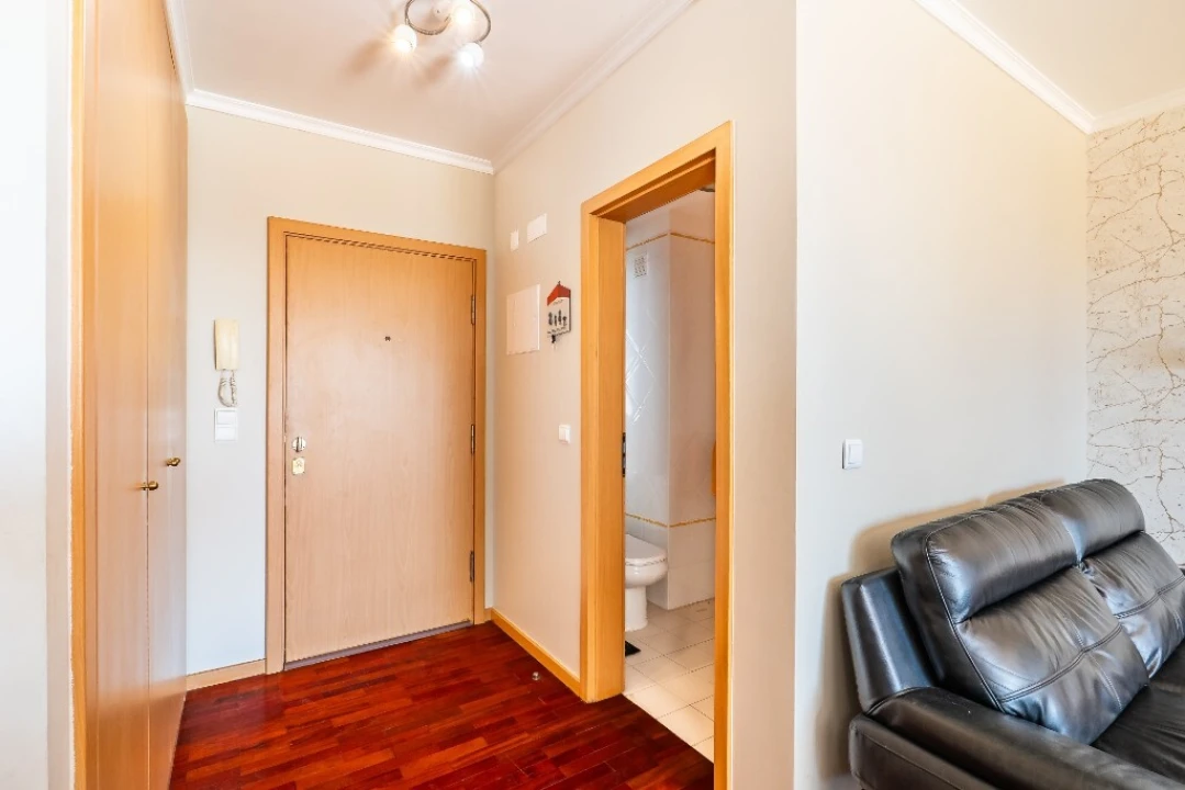 Apartamento T2 para Venda em Caniço Foto 2