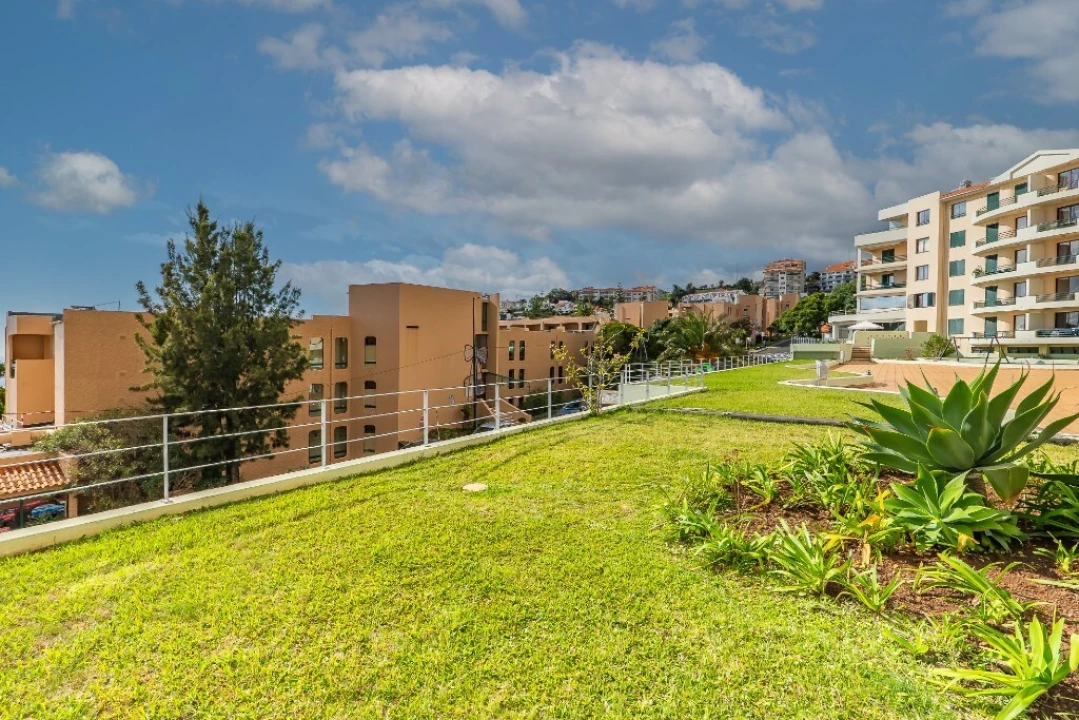 Apartamento T2 para Venda em Caniço Foto 44