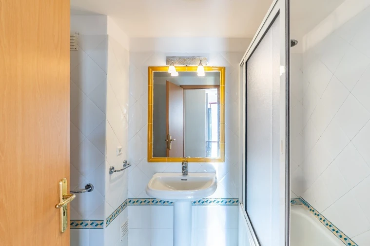 Apartamento T2 para Venda em Caniço Foto 13