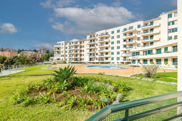 Apartamento T2 para Venda em Caniço Foto 46