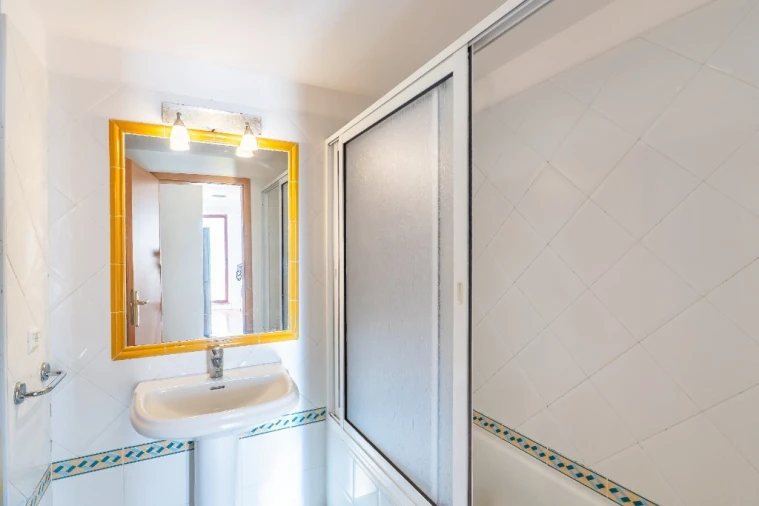 Apartamento T2 para Venda em Caniço Foto 12