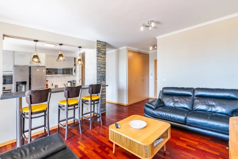 Apartamento T2 para Venda em Caniço Foto 4