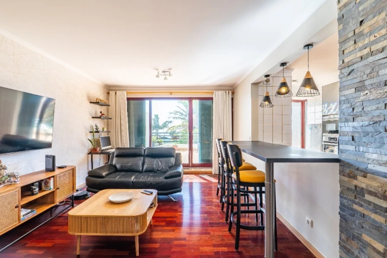 Apartamento T2 para Venda em Caniço Foto 9