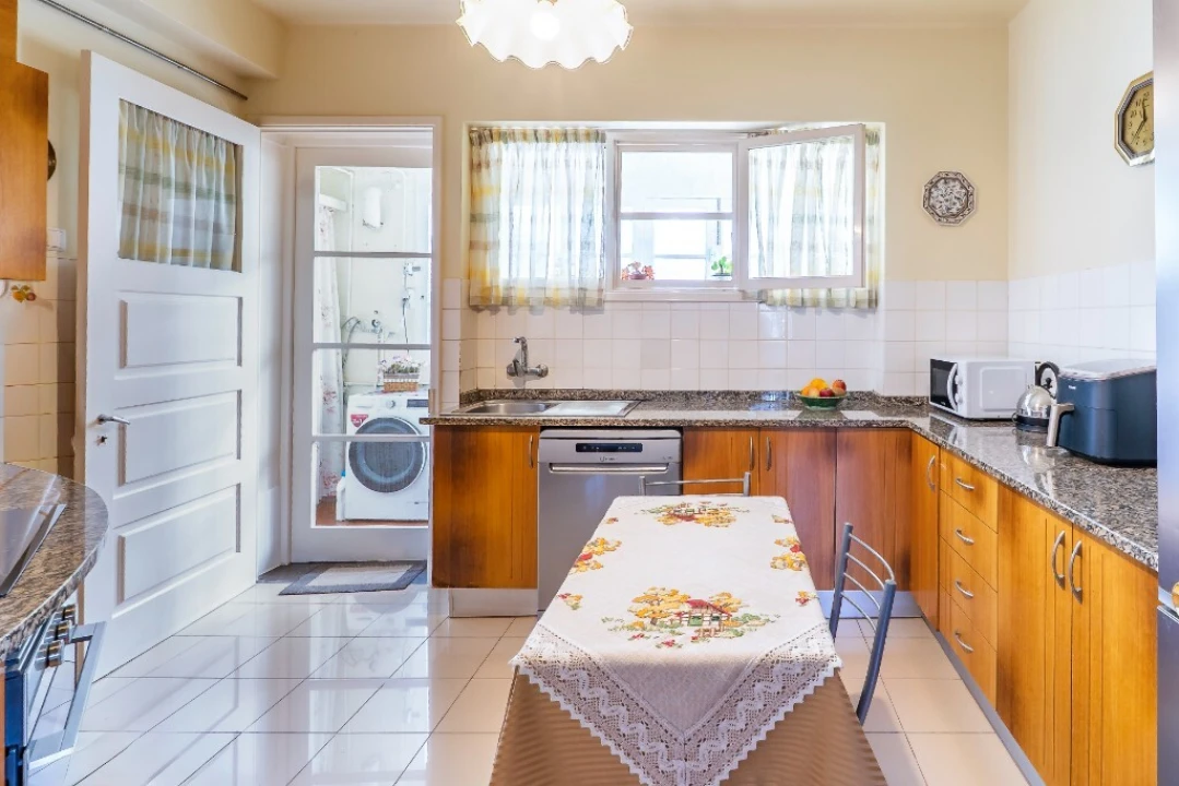 Moradia T3 para Venda em São Roque Foto 30