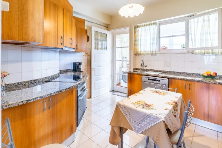 Moradia T3 para Venda em São Roque Foto 29