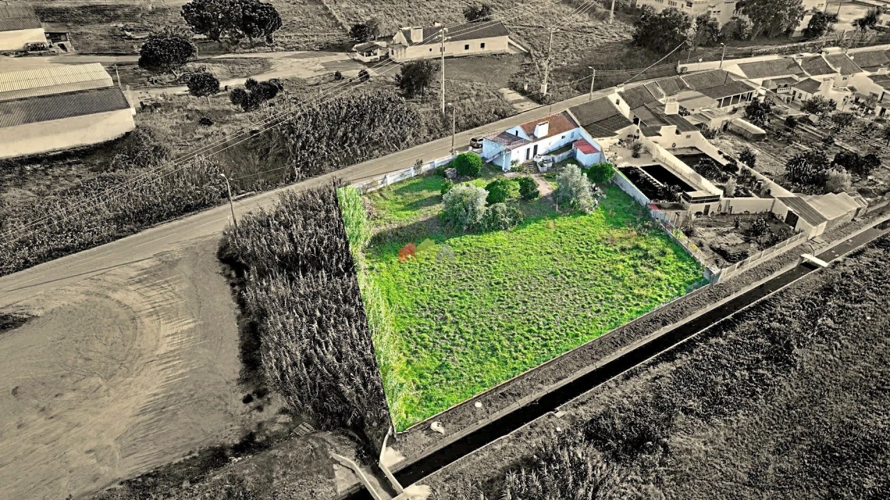 Moradia T2 para Venda em Mora Foto 2