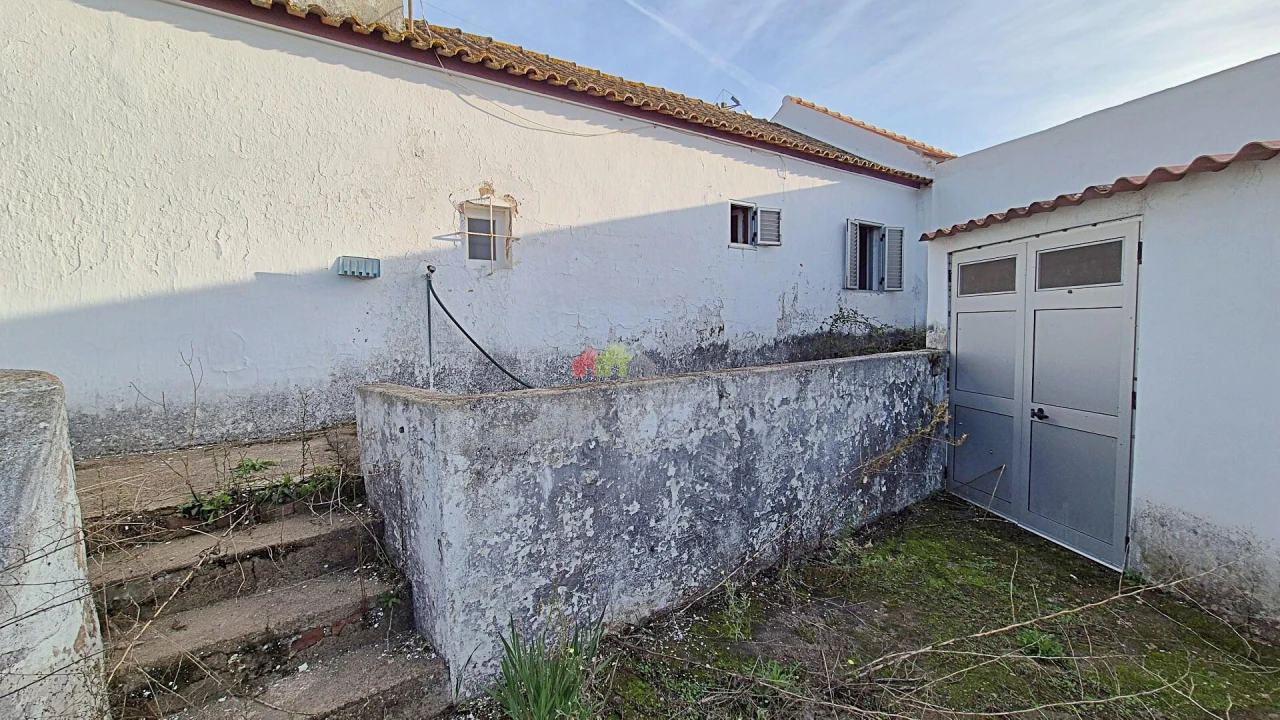 Moradia T2 para Venda em Mora Foto 7