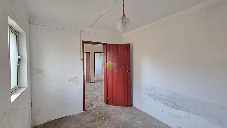 Moradia T2 para Venda em Mora Foto 18