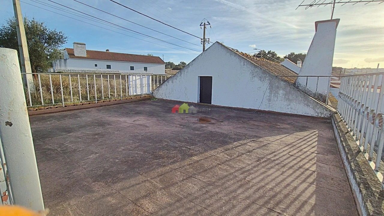 Moradia T2 para Venda em Mora Foto 23