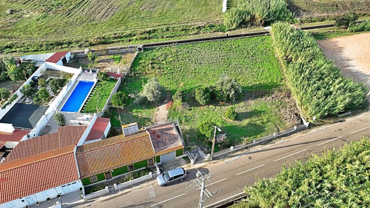 Moradia T2 para Venda em Mora Foto 1