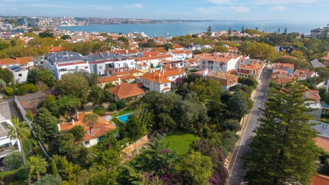 Moradia T12 para Venda em Cascais e Estoril