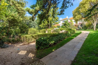 Moradia T12 para Venda em Cascais e Estoril