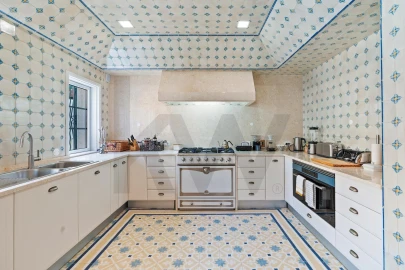 Moradia T12 para Venda em Cascais e Estoril