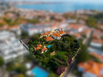 Moradia T12 para Venda em Cascais e Estoril