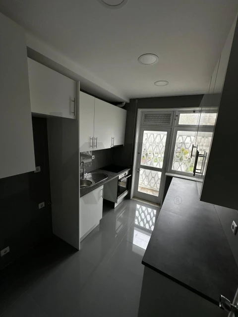 Apartamento T2 para Arrendamento em Cedofeita, Santo Ildefonso, Sé, Miragaia, São Nicolau e Vitória