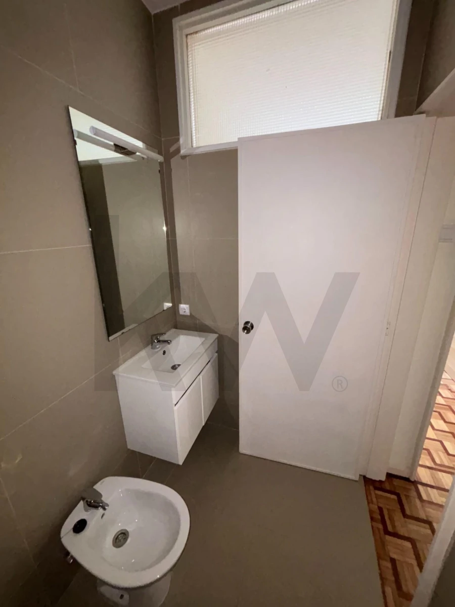 Apartamento T2 para Arrendamento em Cedofeita, Santo Ildefonso, Sé, Miragaia, São Nicolau e Vitória Foto 35