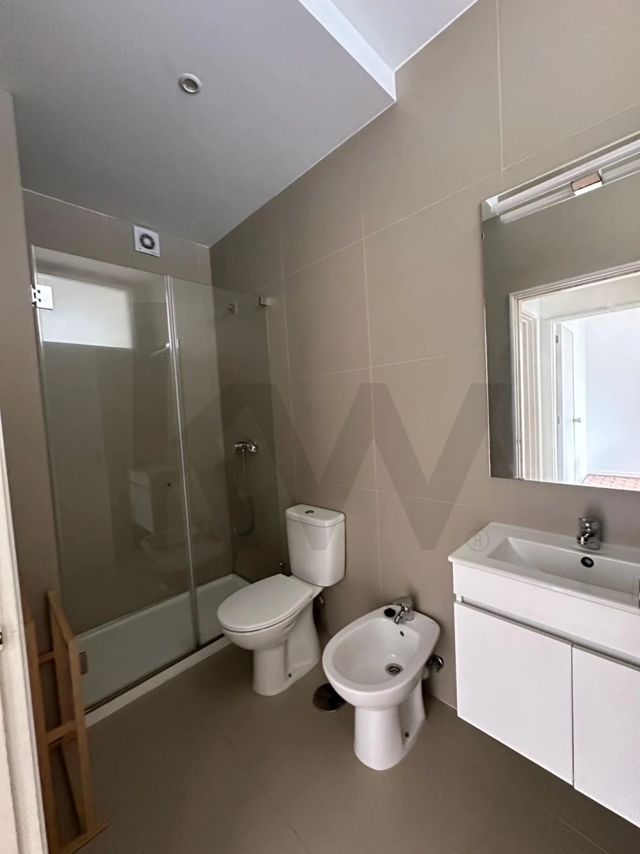 Apartamento T2 para Arrendamento em Cedofeita, Santo Ildefonso, Sé, Miragaia, São Nicolau e Vitória Foto 19