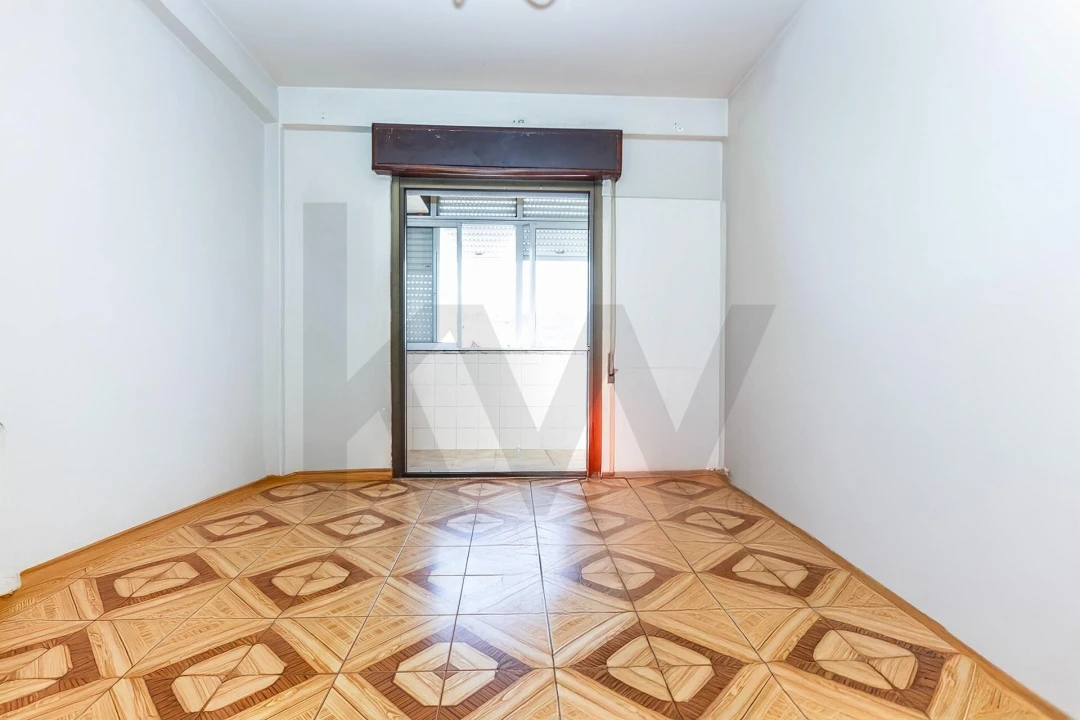 Apartamento T2 para Venda em Odivelas Foto 2