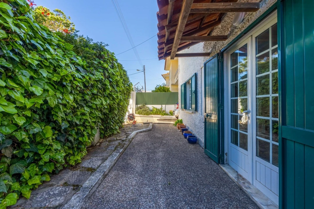 Moradia T6 para Venda em Algés, Linda-A-Velha e Cruz Quebrada-Dafundo Foto 5