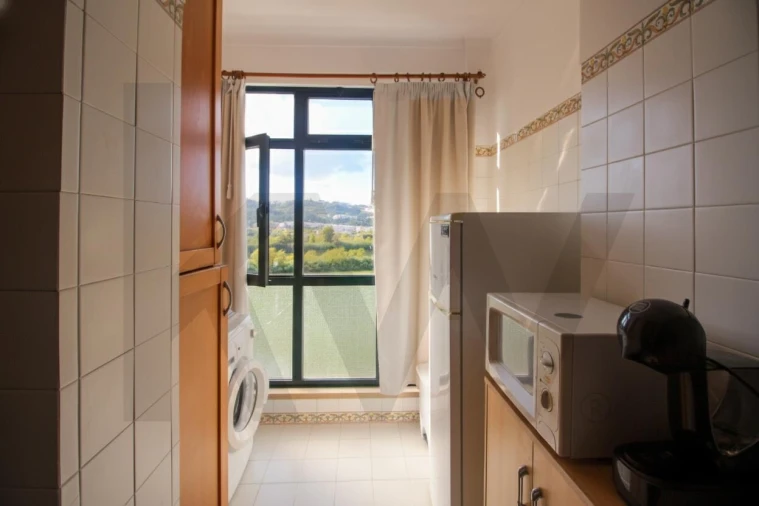 Apartamento T2 para Arrendamento em Santo Antonio dos Olivais Foto 2