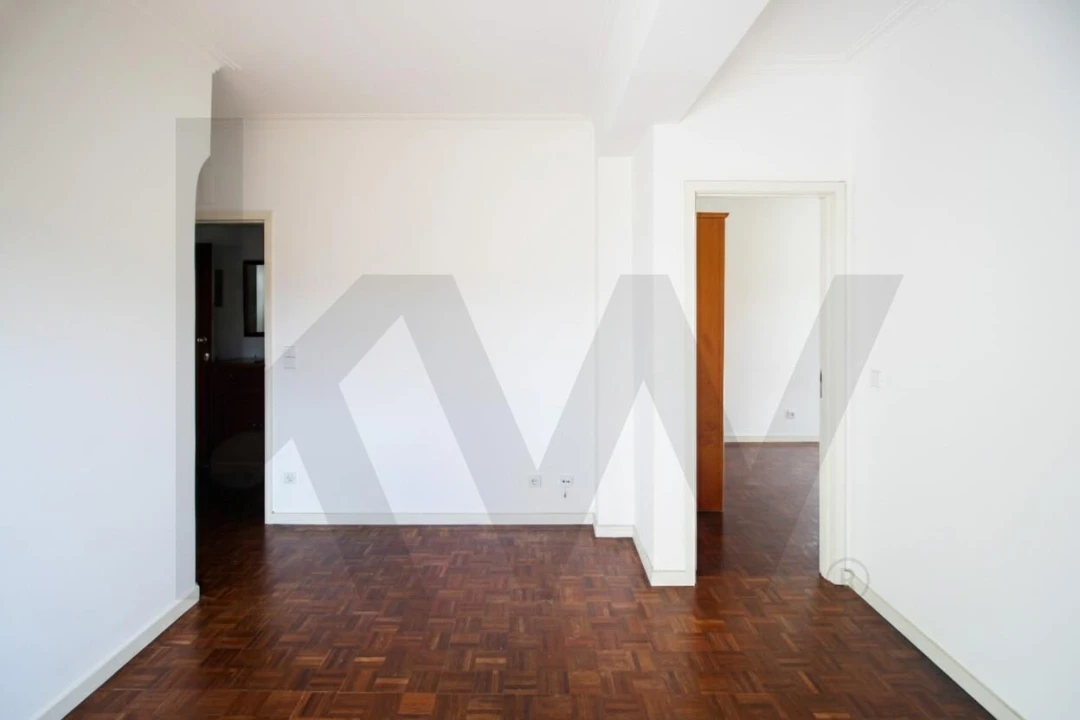 Apartamento T2 para Arrendamento em Santo Antonio dos Olivais Foto 11