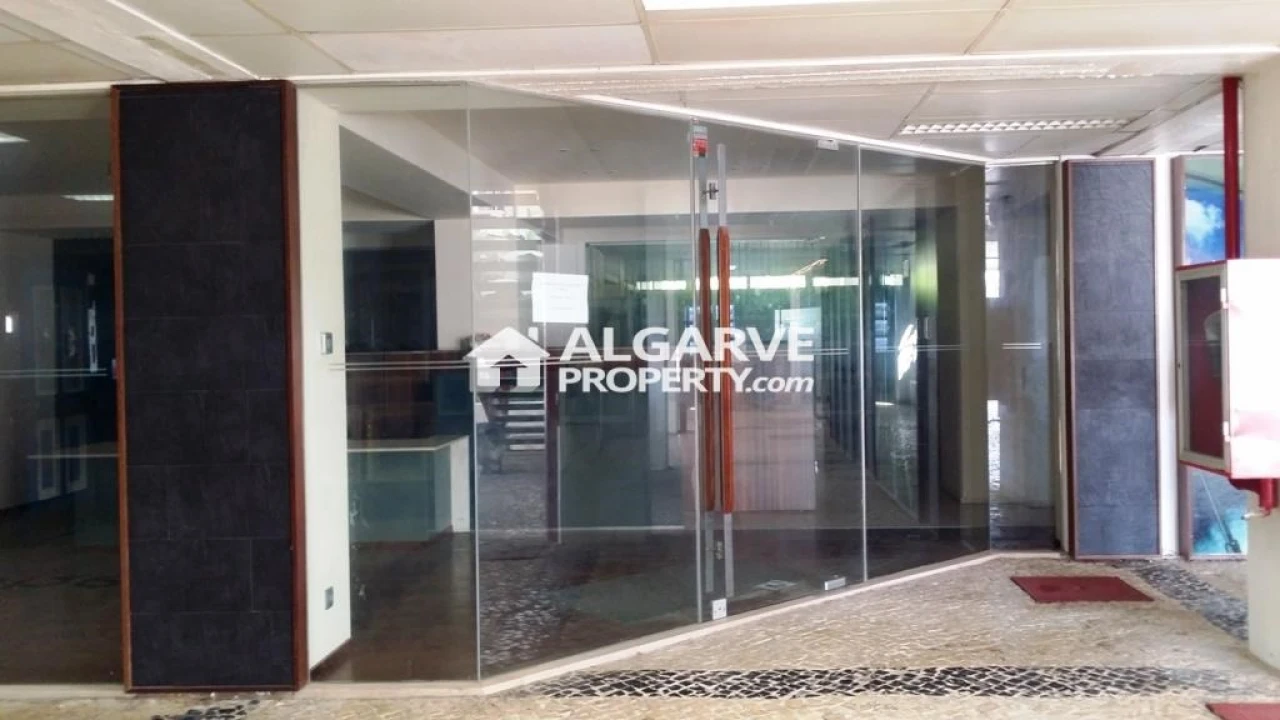 Negócio para Venda em Quarteira Foto 4