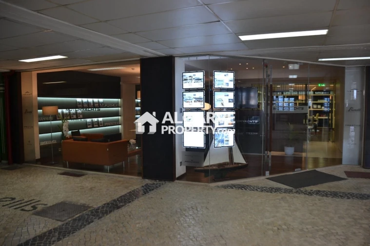 Negócio para Venda em Quarteira