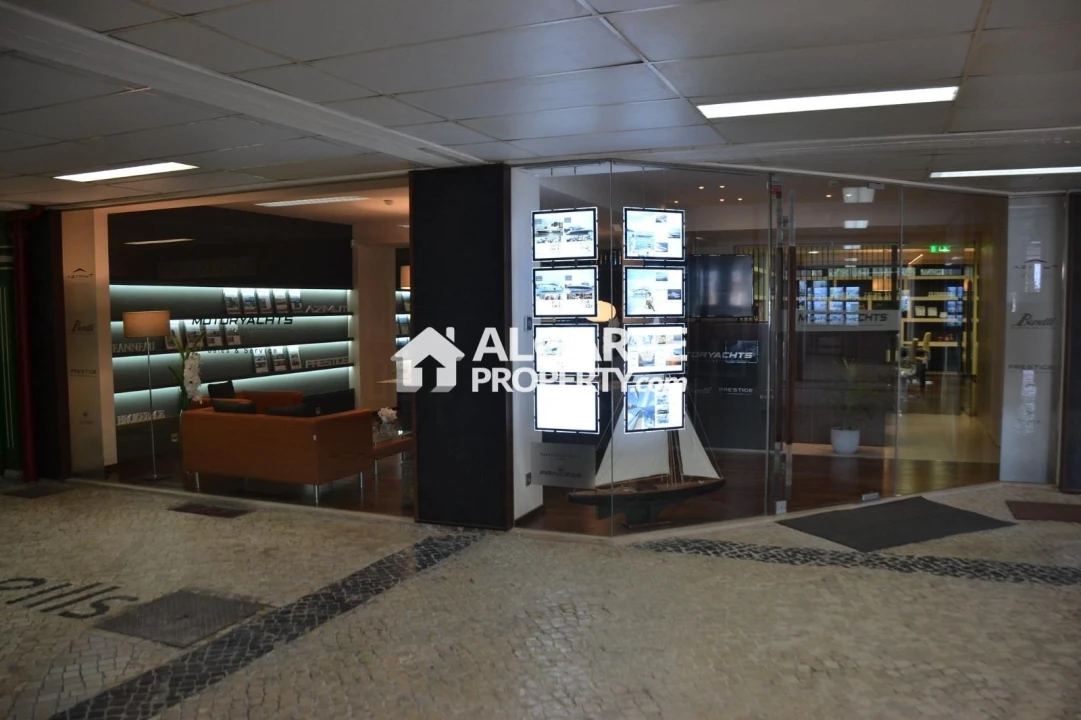 Negócio para Venda em Quarteira Foto 1