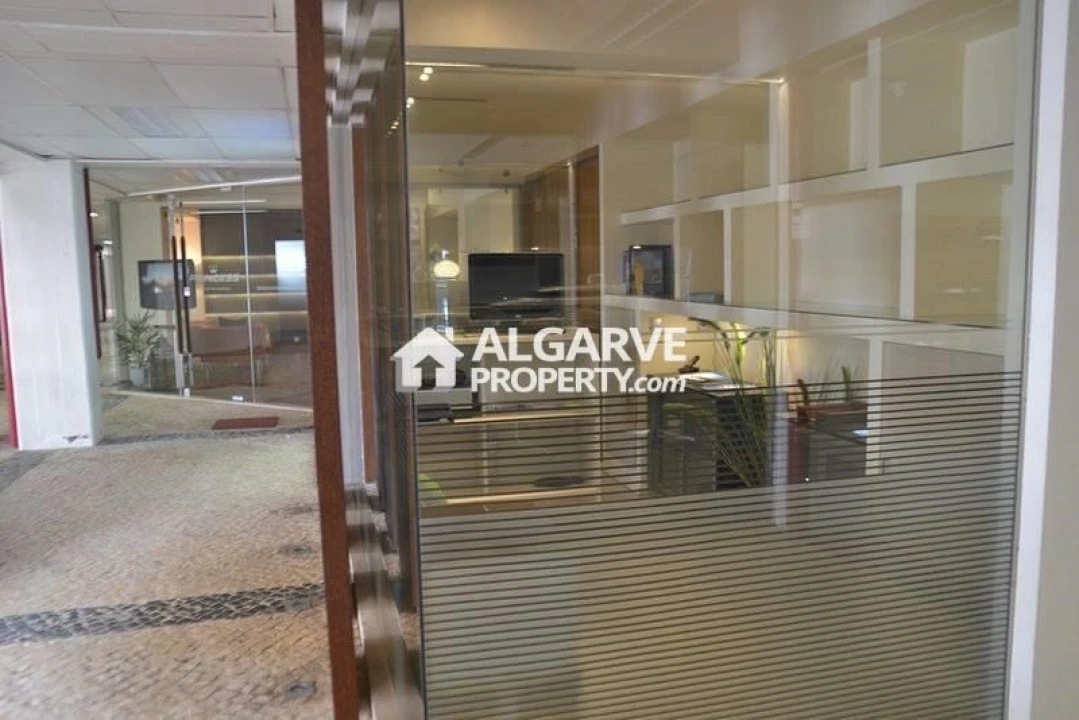 Negócio para Venda em Quarteira Foto 8