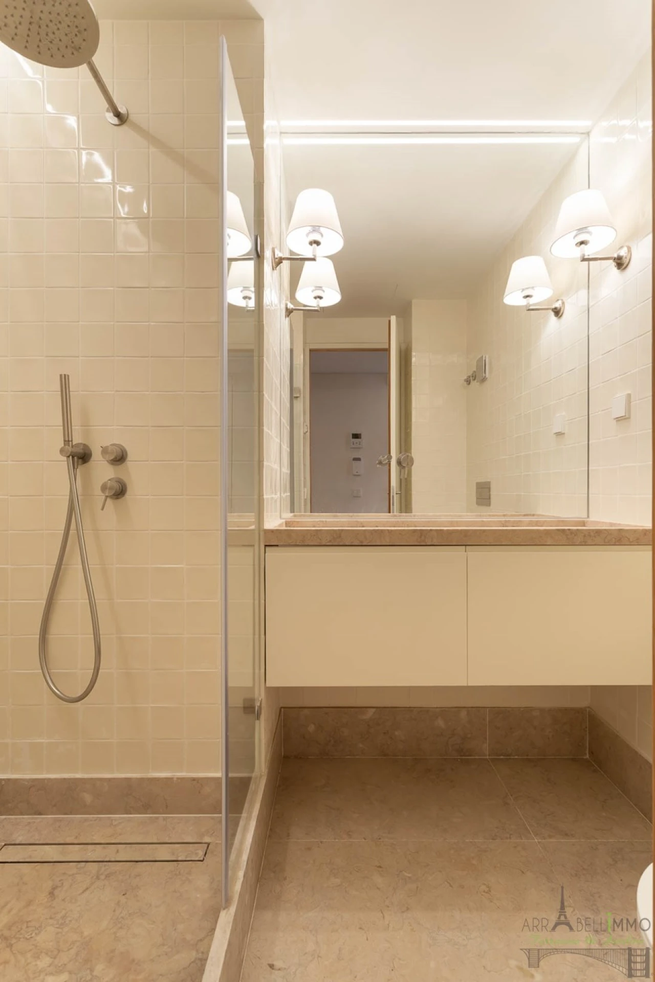 Apartamento T1 para Venda em Santo António Foto 15