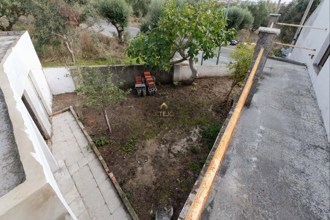 Moradia T2 para Venda em Santa Iria de Azoia, São João da Talha e Bobadela Foto 24