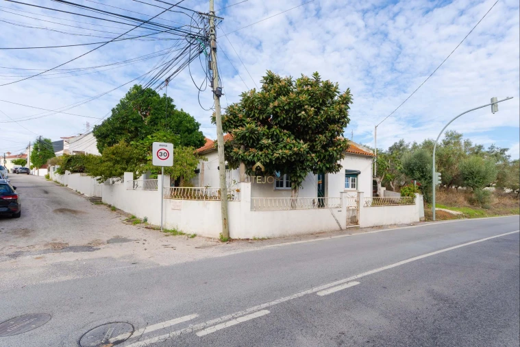 Moradia T2 para Venda em Santa Iria de Azoia, São João da Talha e Bobadela Foto 27