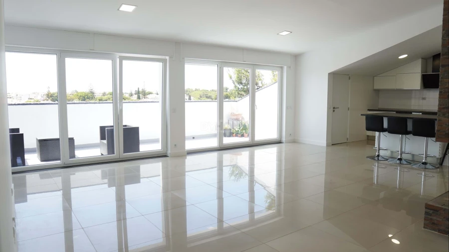 Apartamento T3 para Venda em Cascais e Estoril Foto 2