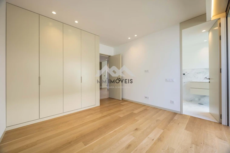 Moradia T5 para Venda em Canidelo Foto 39