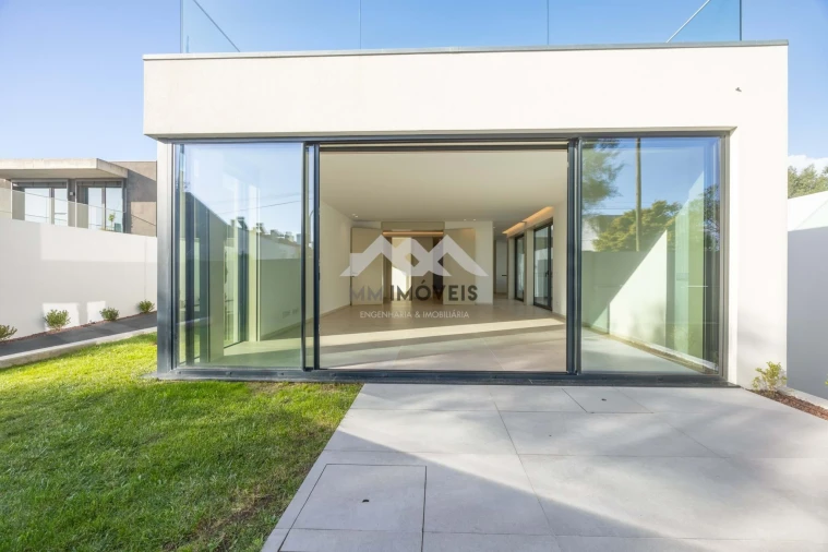 Moradia T5 para Venda em Canidelo Foto 10