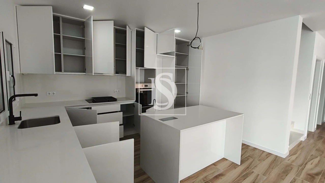 Moradia T4 para Venda em Nossa Sra de Fatima Foto 8