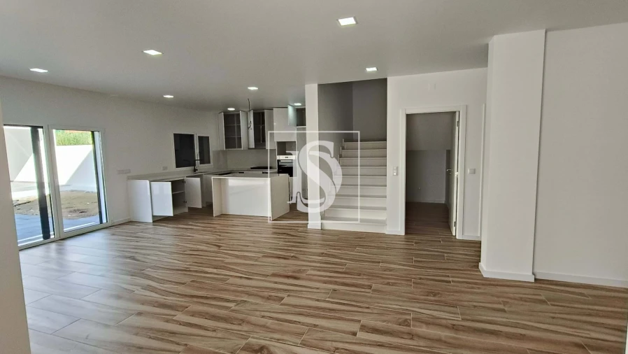 Moradia T4 para Venda em Nossa Sra de Fatima Foto 9