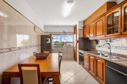 Apartamento T3 para Venda em Albufeira e Olhos de Água